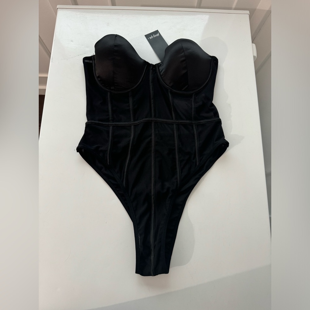Nasty Gal Bodysuit “It’s Up To You” NWT sz US 8 Black